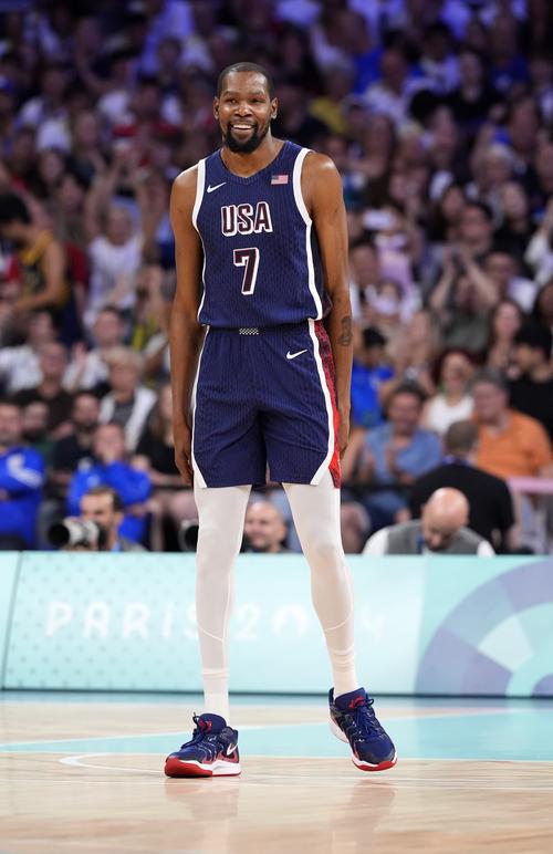 意甲克雷莫纳2比0胜莱切，泰拉恰诺邦多首发卡马尔达替补（意甲：克雷莫纳2-0莱切，泰拉恰诺、邦多首发，卡马尔达列替补）