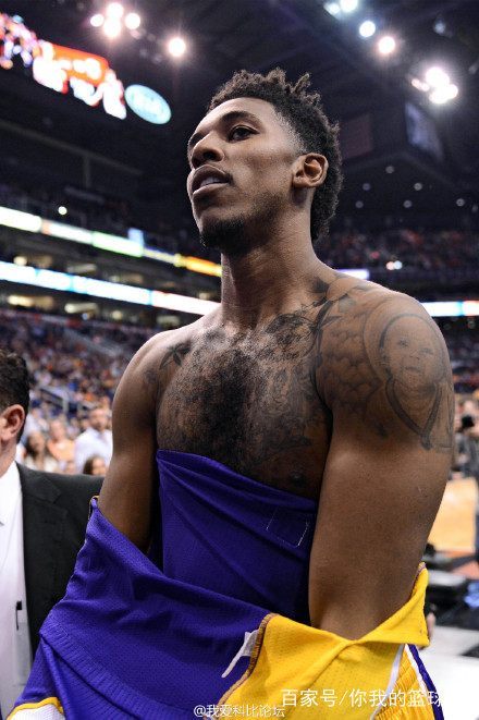 美媒：独行侠预计将推迟至休赛期再启动总经理选聘工作（美媒称独行侠拟将总经理选聘推迟至休赛期）