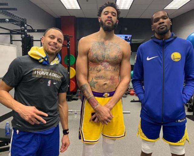 如果出战多特，B席将成为第4位达成欧冠百场的葡萄牙球员（出战多特即达成：B席将成葡萄牙第4位欧冠百场球员）