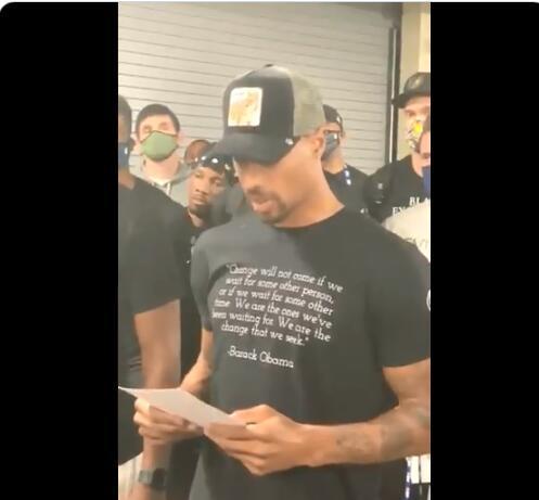 赵鹏：邵佳一人品很不错且性价比高，不行再归化两三个外援（赵鹏谈邵佳一：人品过硬、性价比高；若效果不佳再考虑归化两三名外援）