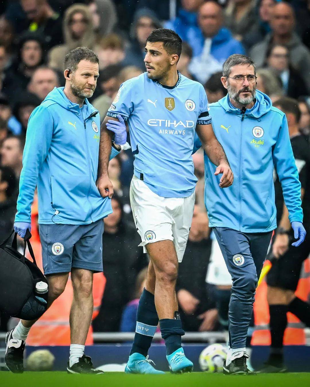 当选皇马10月队内最佳球员，居莱尔：希望本赛季赢得所有奖杯（荣膺皇马十月最佳，居莱尔：本季力争囊括全部冠军）