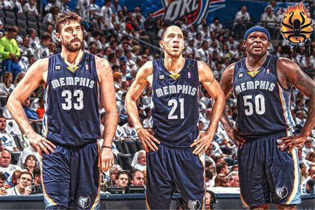 斯洛特：这点球在英超可能不会判；萨拉赫？今晚属于在场球员（斯洛特：这次点球英超未必判；萨拉赫？今晚只谈上场球员）