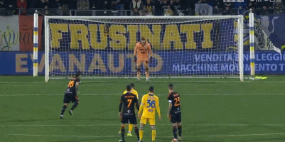 李国旭：马莱莱在申花做好前插就行，但在英博情况不一样