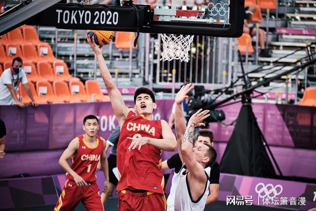 恩里克：裁判只给卡马拉黄牌？只能说舍瓦利耶很幸运没受大伤（恩里克质疑仅罚卡马拉黄牌：舍瓦利耶幸运未受重伤）