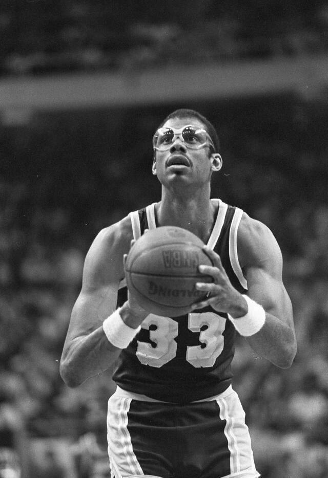 世体：巴萨教练组认为拉菲尼亚和佩德里的回归是希望所在（世体：巴萨教练组将拉菲尼亚与佩德里的复出视为重燃希望的关键）