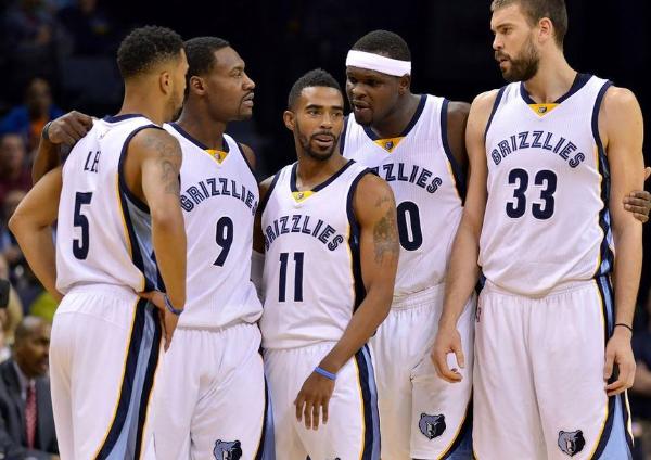 逆袭称王，苏超泰州队获2025微博竞燃之夜年度全民闪耀运动队（黑马封王！苏超泰州队荣膺2025微博竞燃之夜年度全民闪耀运动队）