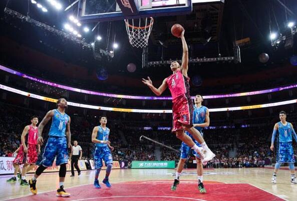 皇马跟队：库尔图瓦预计将伤缺10-12天（皇马随队记者：库尔图瓦预计伤停10至12天）