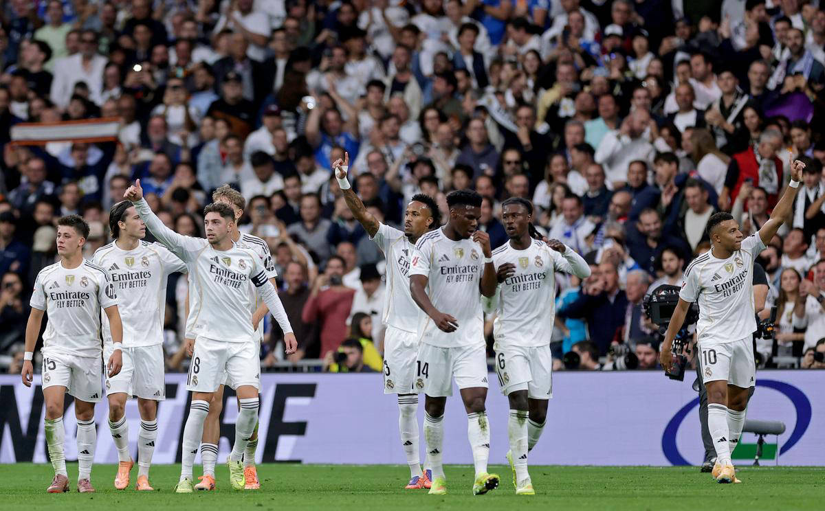 美职联半场：萨比、拉沃尔达破门，温哥华白浪2-0洛杉矶FC（美职联半场战报：萨比、拉沃尔达建功，温哥华白浪2-0洛杉矶FC）