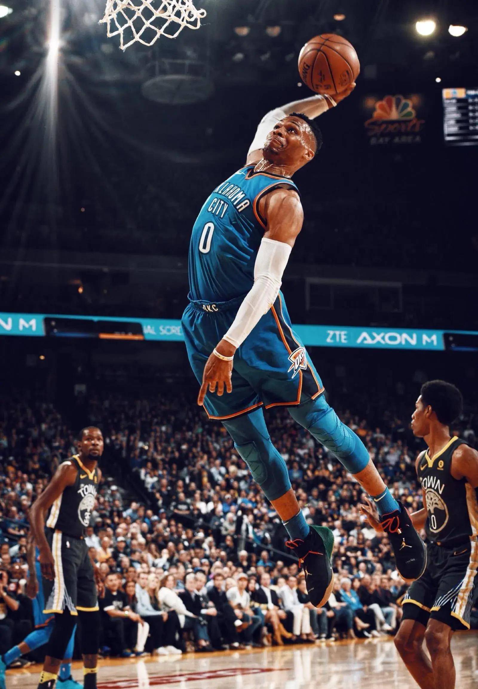 图片报：埃姆雷-詹成多家土耳其豪门目标，球员倾向留在多特（图片报：多支土超豪门相中埃姆雷-詹，球员更倾向继续留守多特）