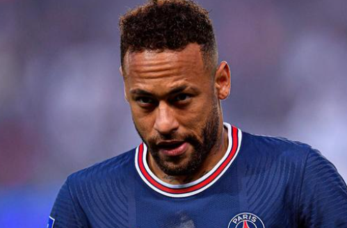 张镇麟：新赛季加盟上海从点滴做起，希望和弗格为球队做贡献（张镇麟：新赛季加盟上海，脚踏实地起步，盼与弗格携手助力球队）