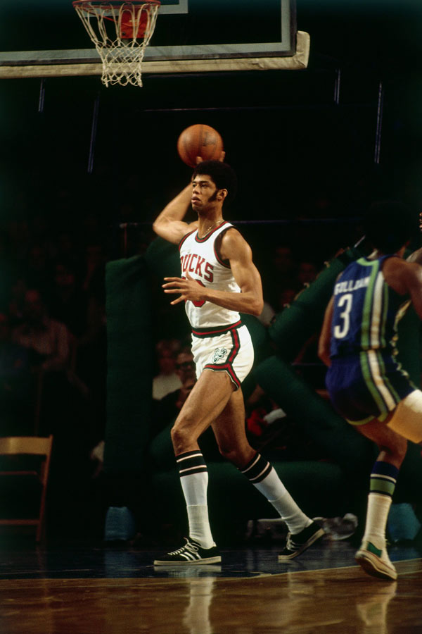 中超转会市场：广州队签下外援,（中超转会动态：广州队完成外援引进）