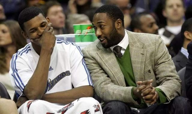 中央海岸水手vs奥克兰FC首发：西奥菲勒斯、罗杰森出战（中央海岸水手迎战奥克兰FC首发出炉：西奥菲勒斯、罗杰森先发登场）