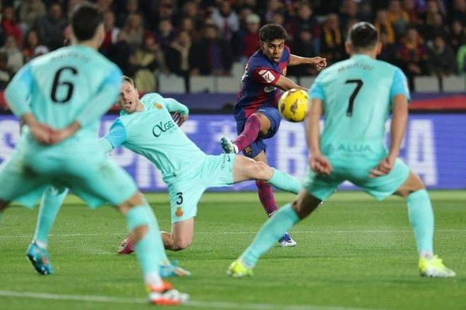 阿斯跟队：德容今天已回归训练，阿劳霍预计将缺战马竞（阿斯随队报道：德容今日复训，阿劳霍或缺席对阵马竞）