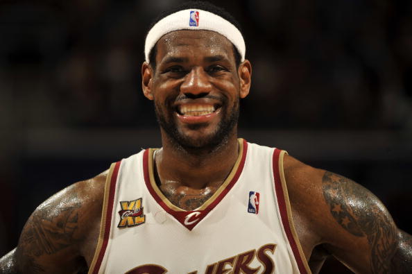 铁卫主场首球比肩C罗，曼联1-1西汉姆联，反超利物浦升英超第八（铁卫主场处子球媲美C罗，曼联1-1西汉姆，力压利物浦升至英超第八）